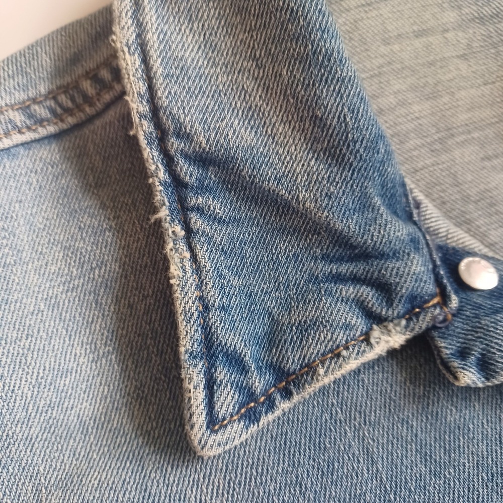 H&M‎ &Denim Light Wash Stretch Jacket US 12 Classic Trucker Style Preppy READ - Picture 4 of 8